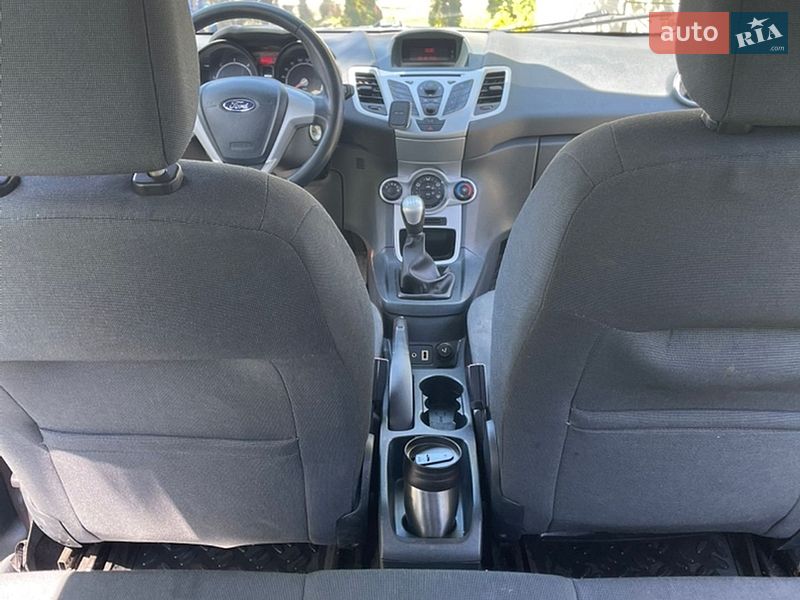 Хетчбек Ford Fiesta 2012 в Дніпрі