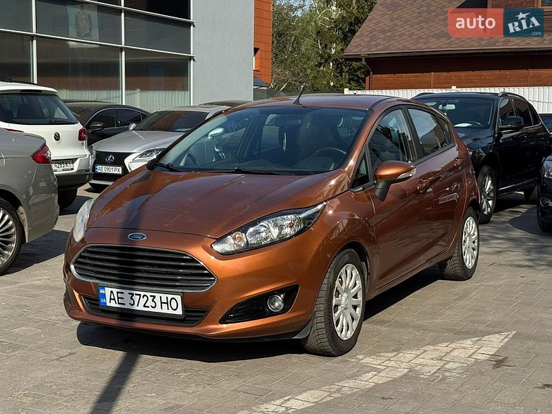 Хетчбек Ford Fiesta 2014 в Дніпрі