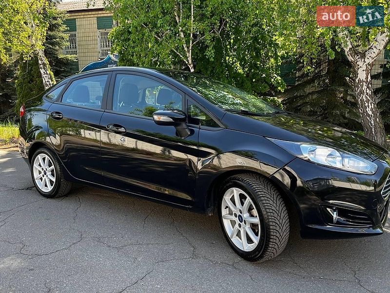 Седан Ford Fiesta 2017 в Києві