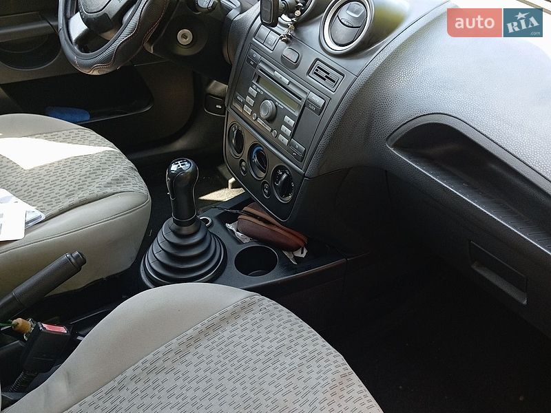 Хэтчбек Ford Fiesta 2007 в Винниках