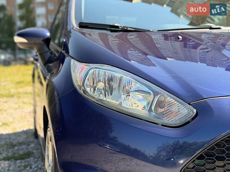 Хэтчбек Ford Fiesta 2015 в Киеве
