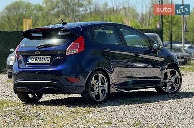 Хэтчбек Ford Fiesta 2015 в Киеве