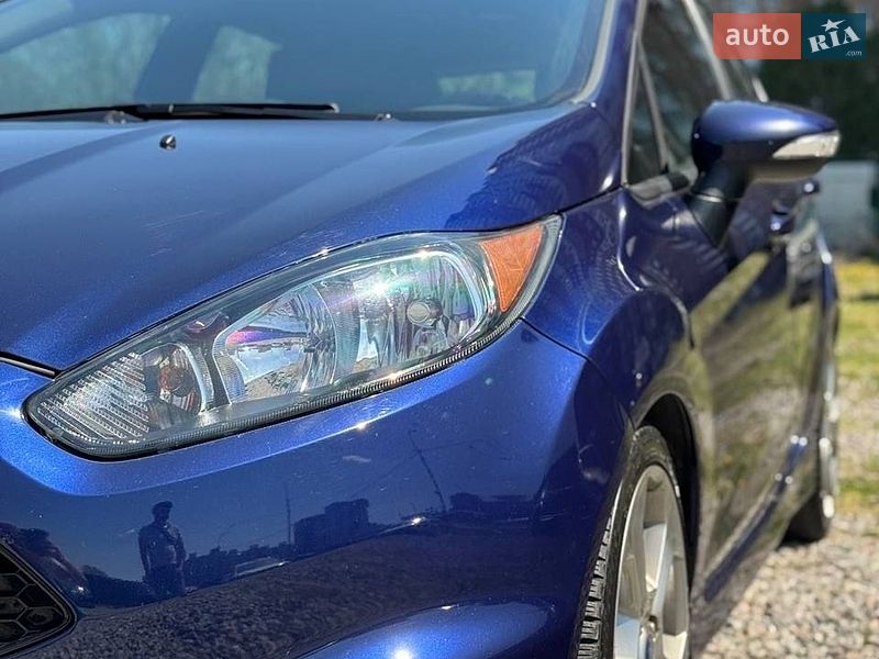 Хэтчбек Ford Fiesta 2015 в Киеве