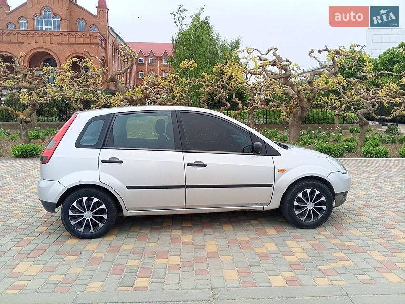 Хэтчбек Ford Fiesta 2002 в Белгороде-Днестровском