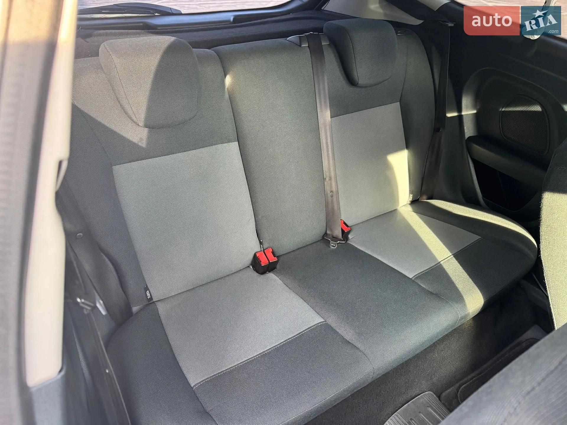 2010 Ford Fiesta - мініатюра 29