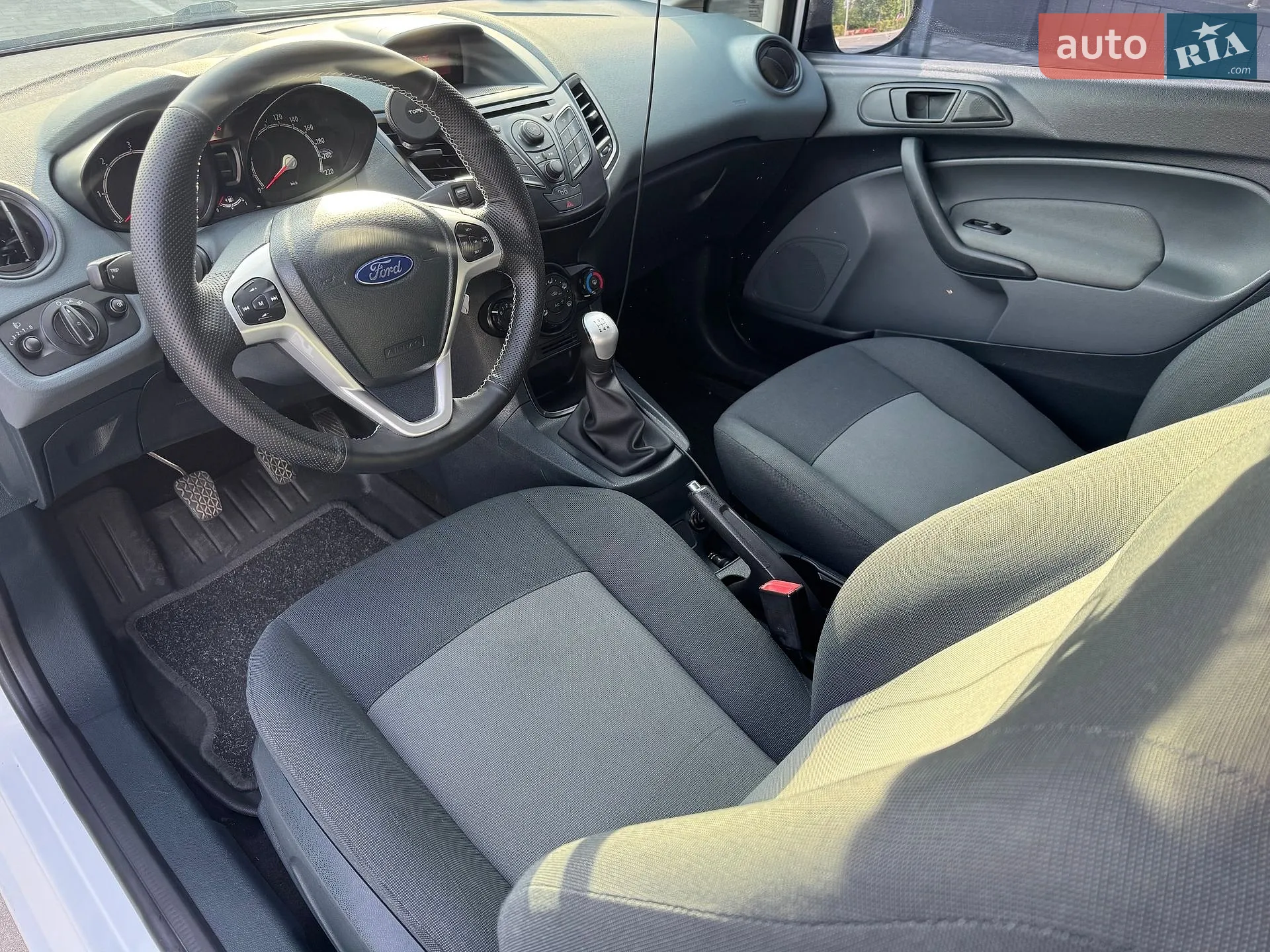 2010 Ford Fiesta - мініатюра 25