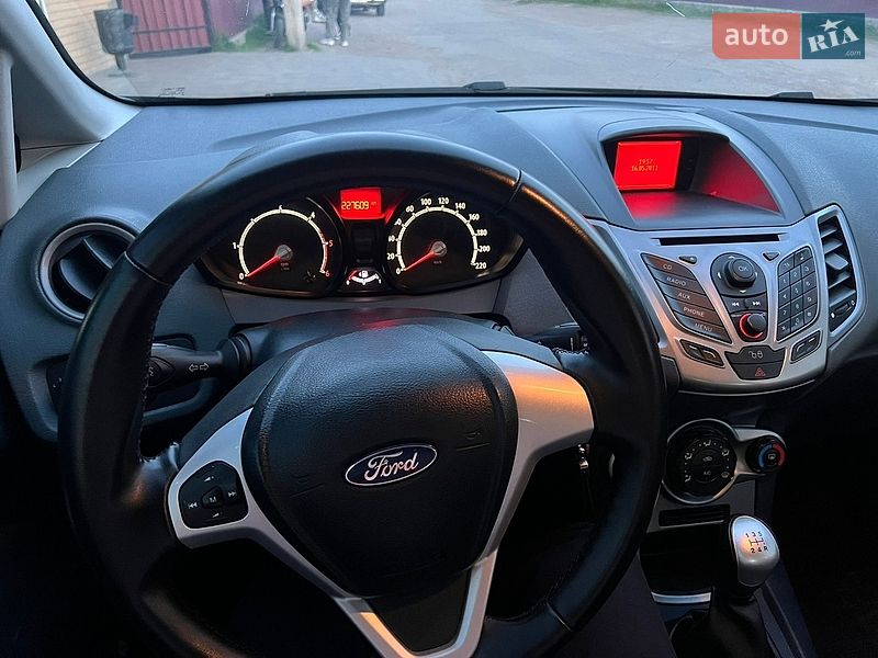 Хэтчбек Ford Fiesta 2010 в Черкассах
