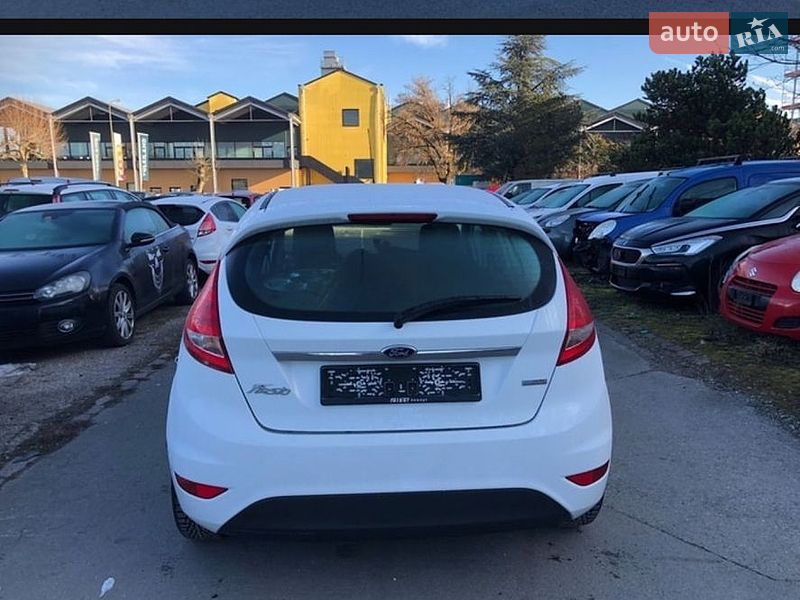 Хетчбек Ford Fiesta 2012 в Стрию