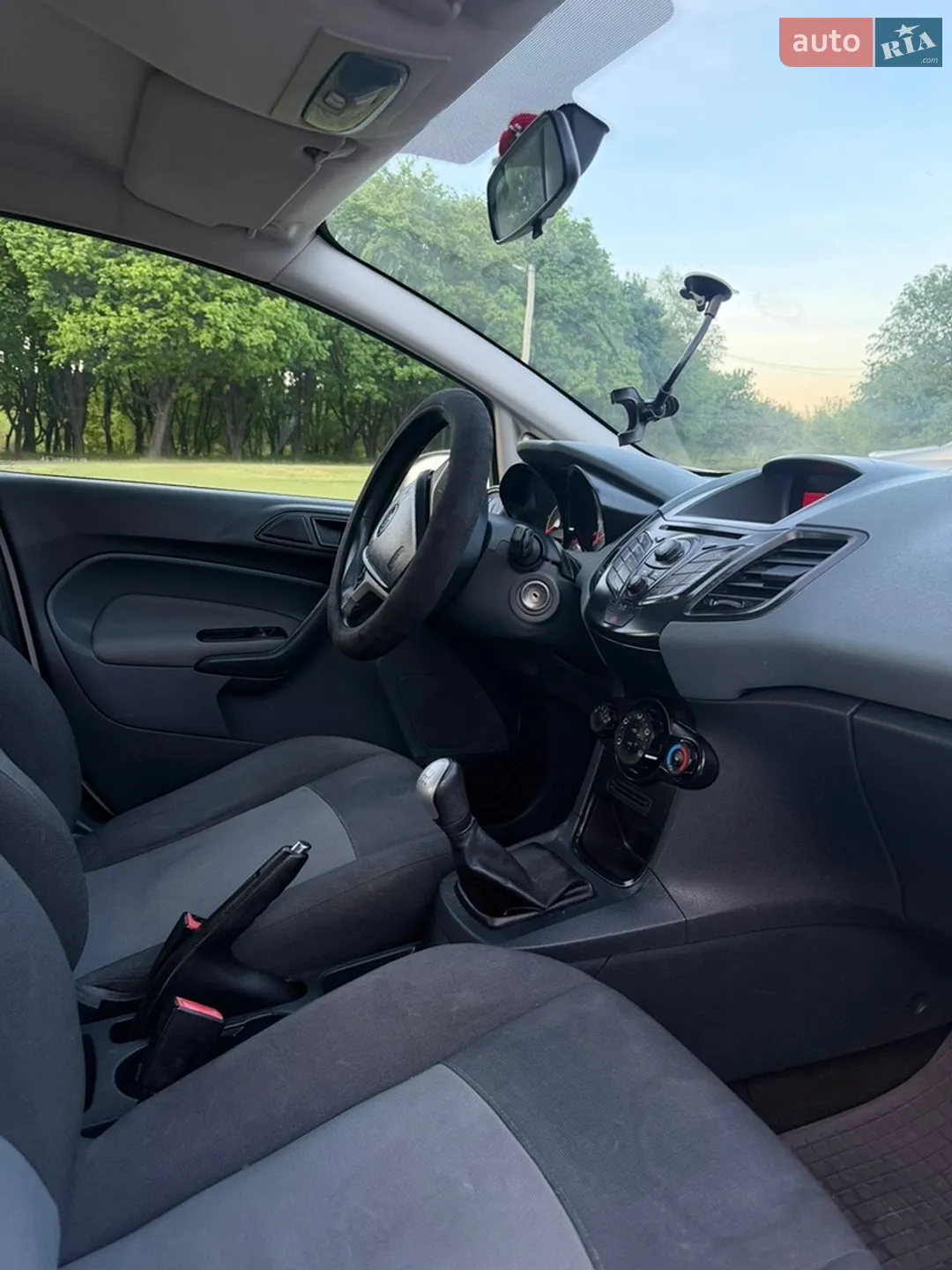 2010 Ford Fiesta - мініатюра 9