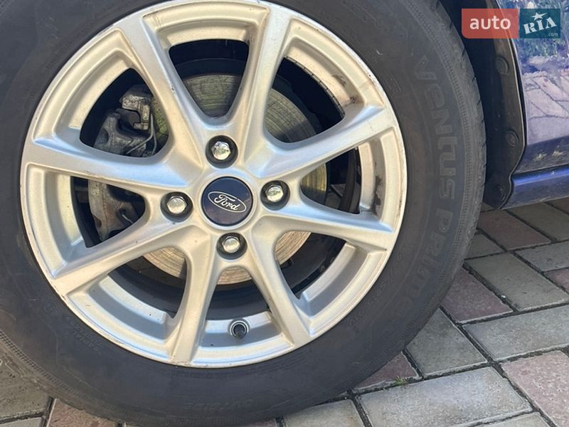 Хэтчбек Ford Fiesta 2017 в Киеве