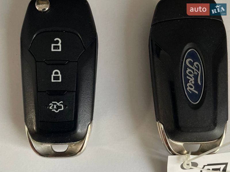 Хэтчбек Ford Fiesta 2017 в Киеве