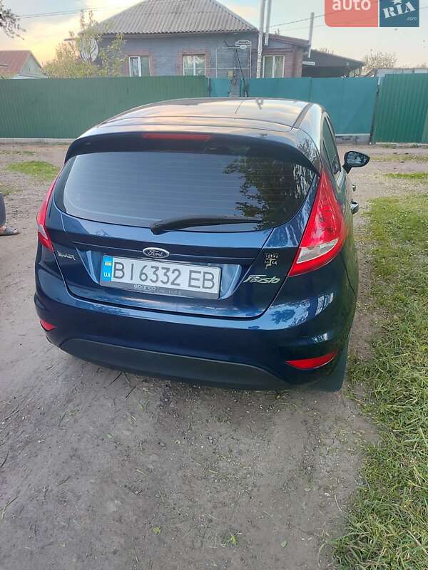 Хэтчбек Ford Fiesta 2012 в Карловке