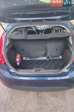 Хэтчбек Ford Fiesta 2012 в Карловке