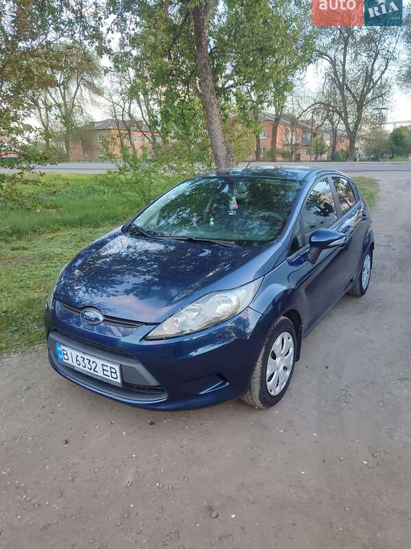 Хэтчбек Ford Fiesta 2012 в Карловке