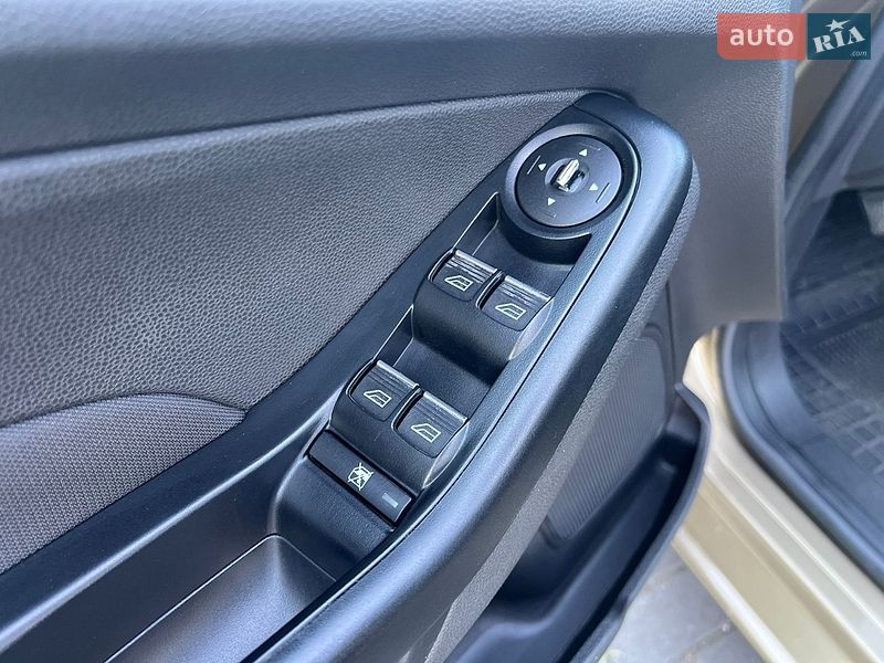 Хетчбек Ford Fiesta 2013 в Дніпрі