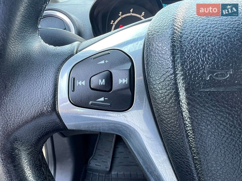 Хетчбек Ford Fiesta 2013 в Дніпрі