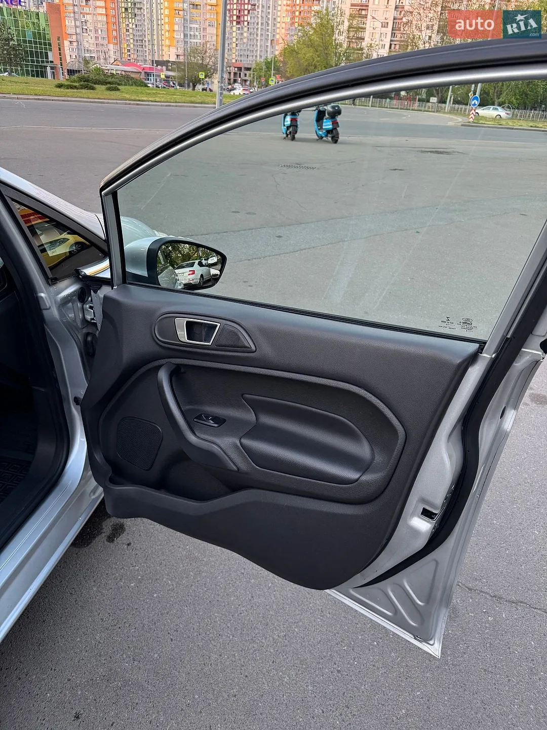 2014 Ford Fiesta - мініатюра 35