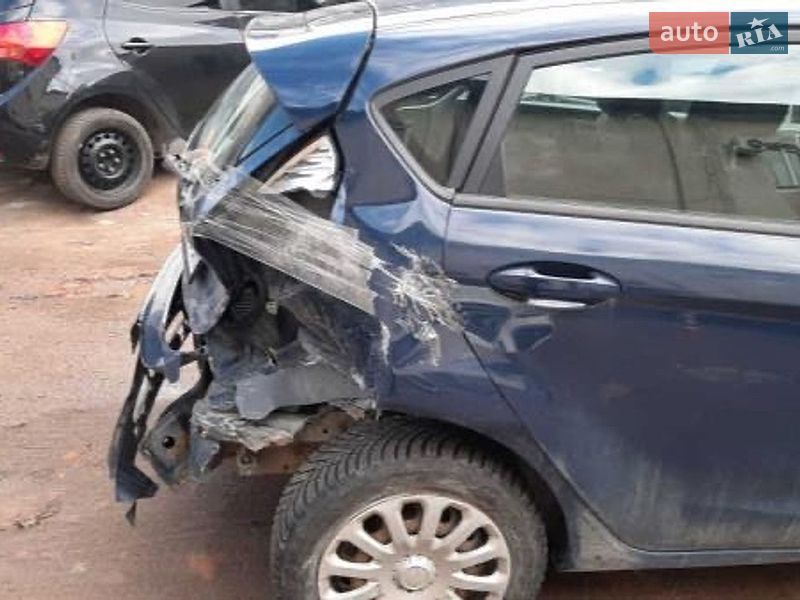 Хэтчбек Ford Fiesta 2015 в Киеве