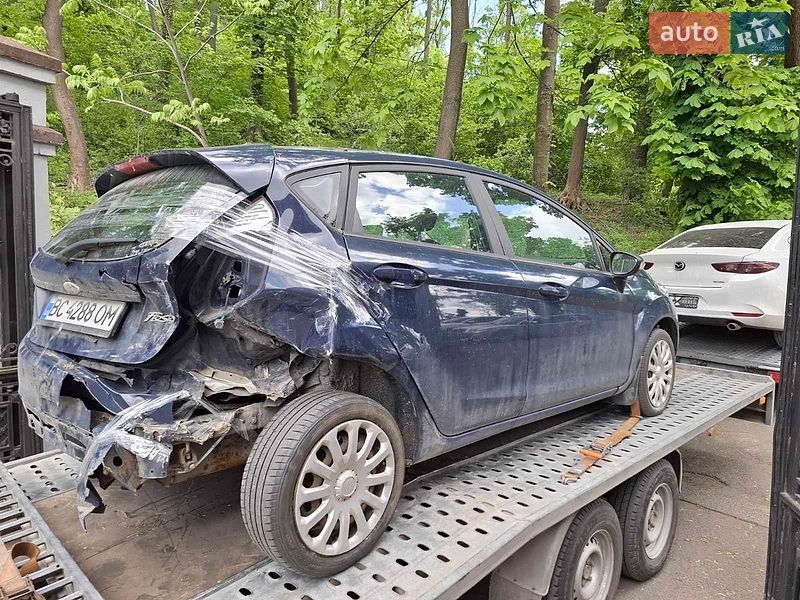 Хэтчбек Ford Fiesta 2015 в Киеве