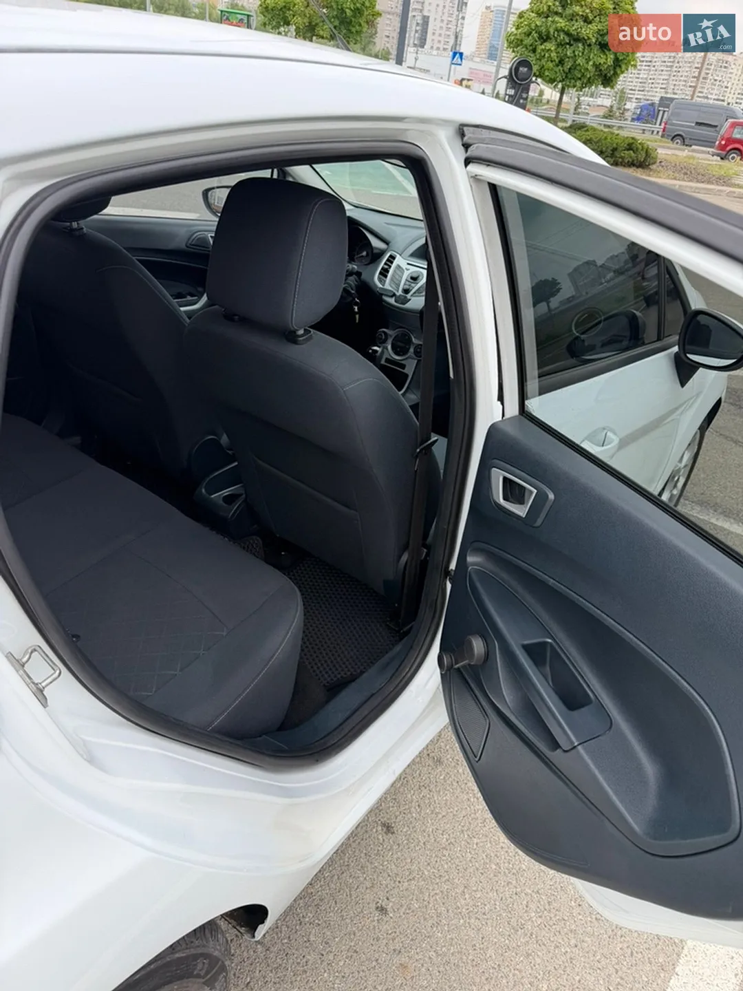 2012 Ford Fiesta - мініатюра 13