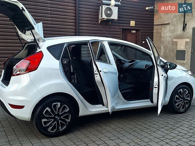 Хетчбек Ford Fiesta 2016 в Одесі