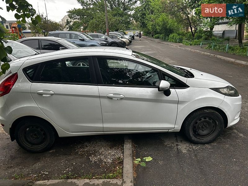 Хэтчбек Ford Fiesta 2011 в Киеве