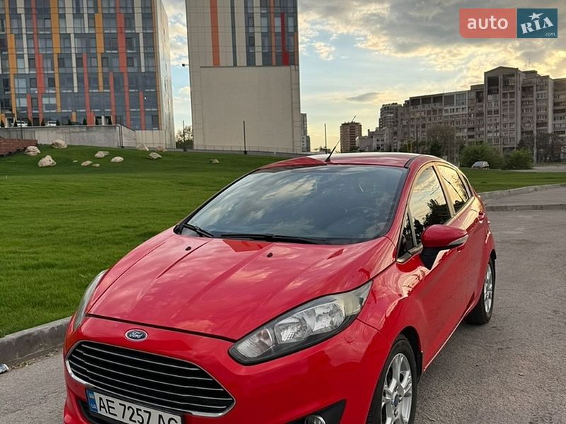 Хэтчбек Ford Fiesta 2014 в Днепре
