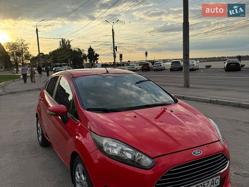 Хэтчбек Ford Fiesta 2014 в Днепре
