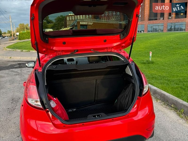 Хэтчбек Ford Fiesta 2014 в Днепре