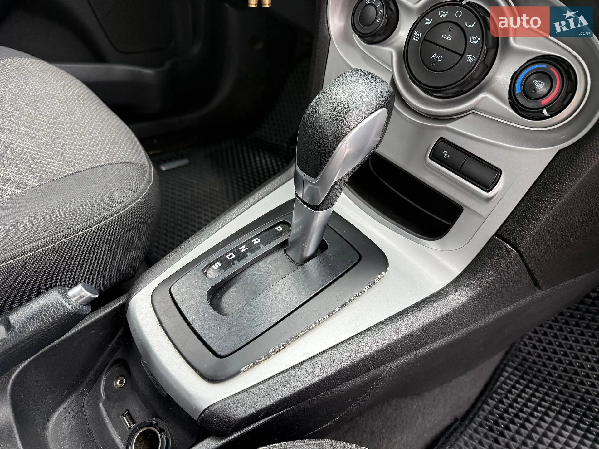 2015 Ford Fiesta - мініатюра 23