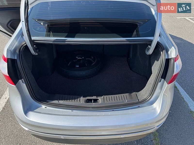 Седан Ford Fiesta 2019 в Киеве фото 20 Седан Ford Fiesta 2019 в Киеве