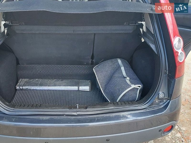 Хэтчбек Ford Fiesta 2006 в Львове