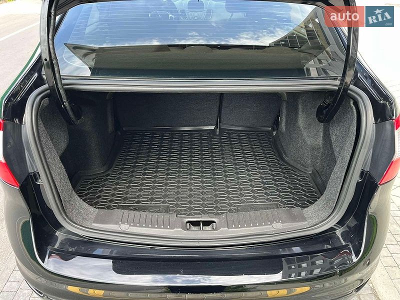 Седан Ford Fiesta 2018 в Києві