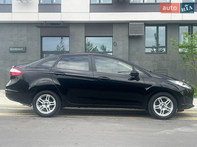 Седан Ford Fiesta 2018 в Києві