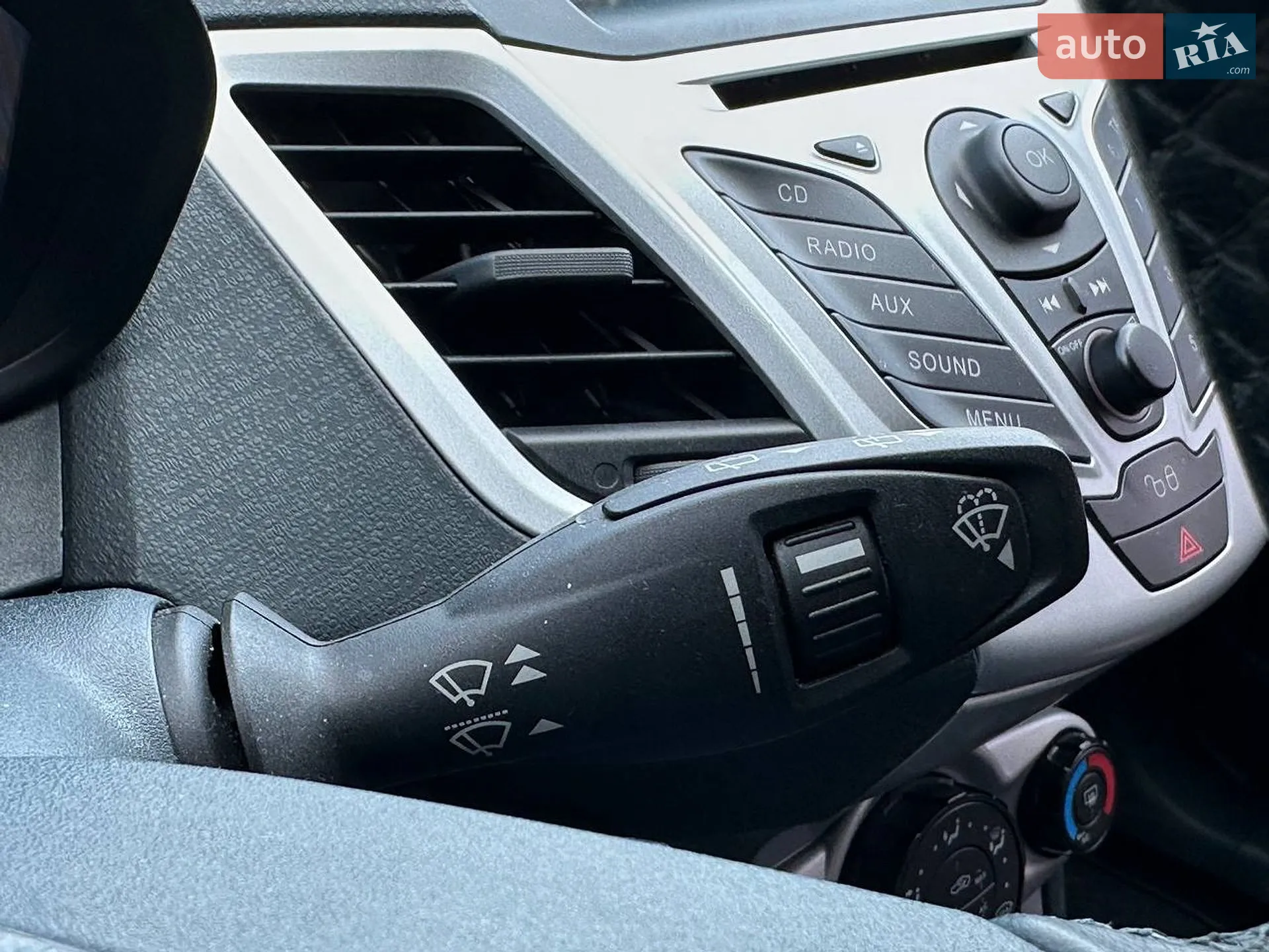 2012 Ford Fiesta - мініатюра 21