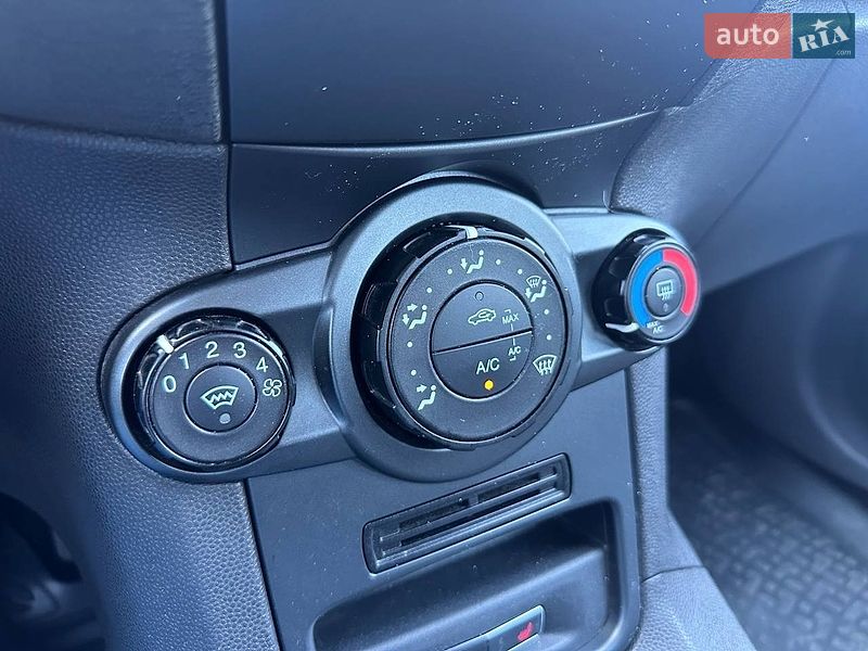 Хэтчбек Ford Fiesta 2017 в Киеве