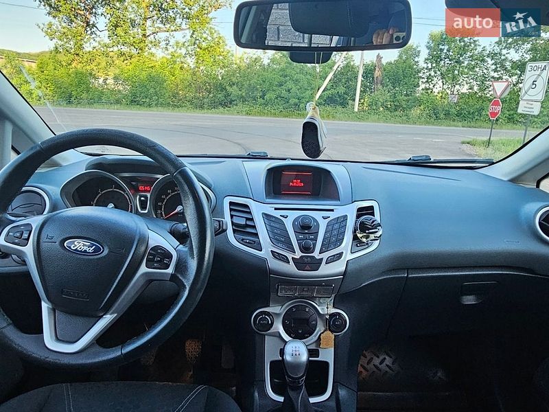 Хэтчбек Ford Fiesta 2011 в Иршаве