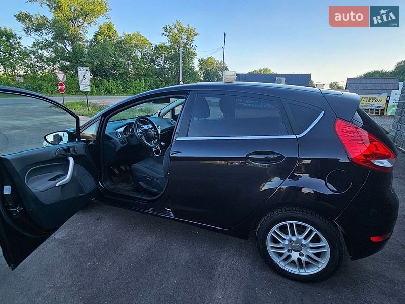 Хэтчбек Ford Fiesta 2011 в Иршаве