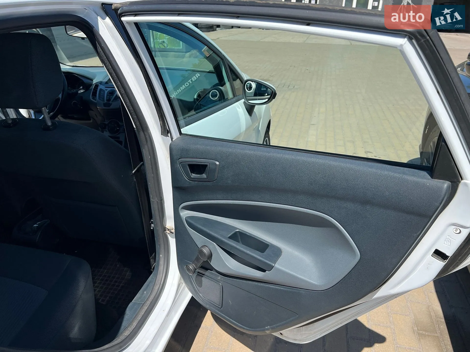 2010 Ford Fiesta - мініатюра 9