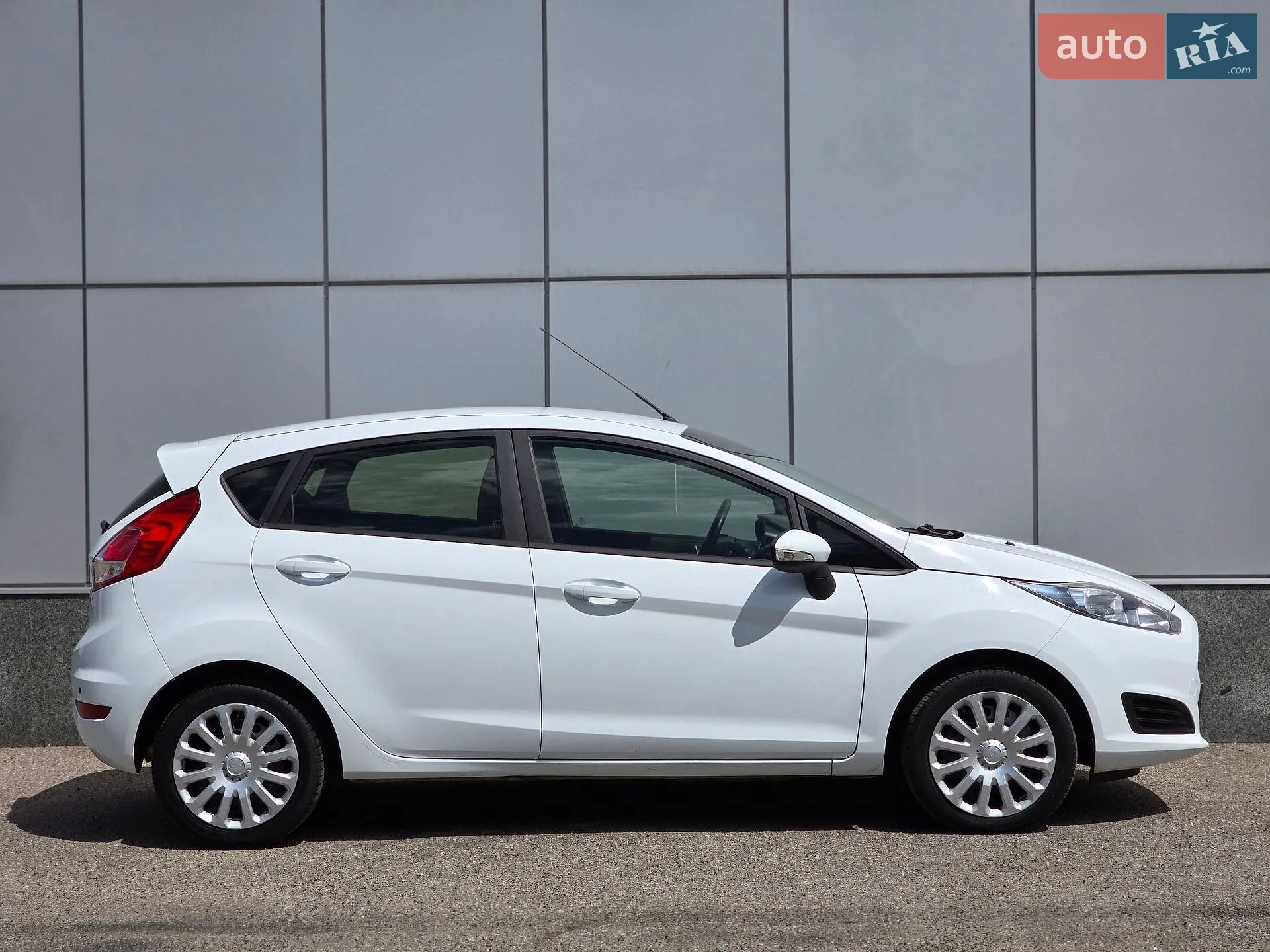 2015 Ford Fiesta - мініатюра 8