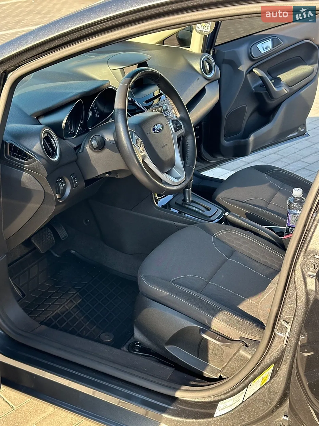 2015 Ford Fiesta - мініатюра 15