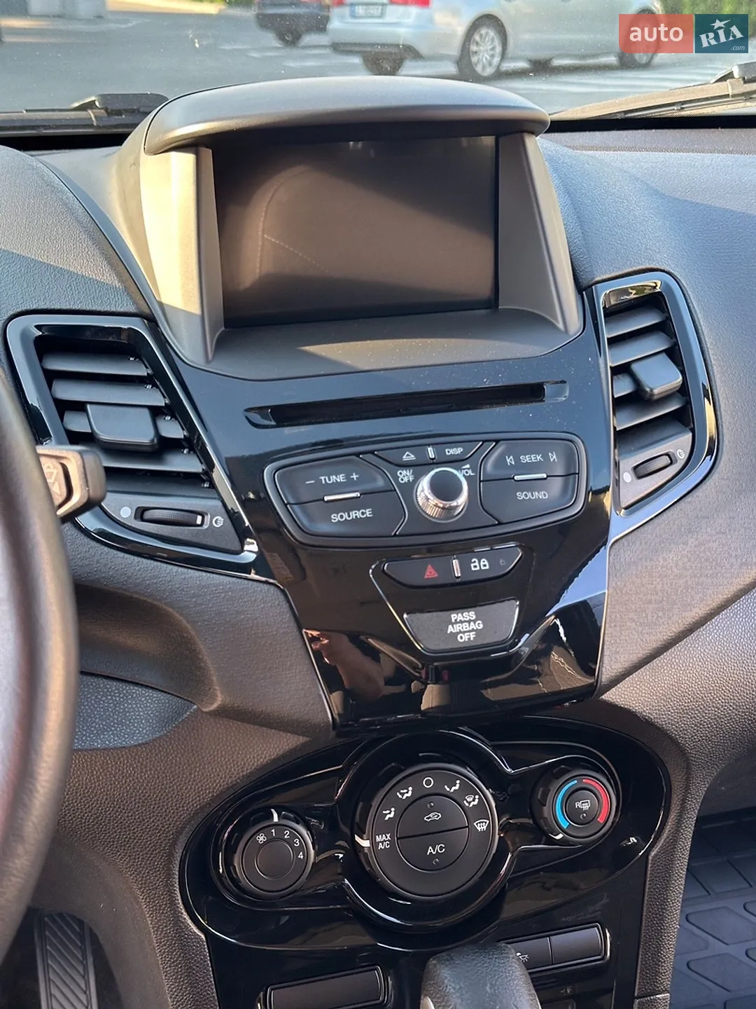 2015 Ford Fiesta - мініатюра 16