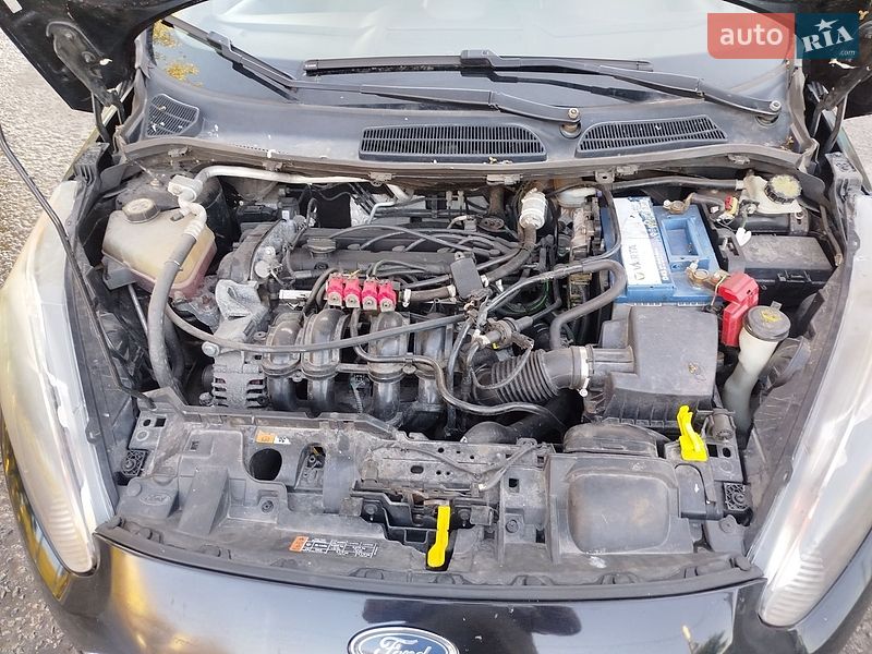 Седан Ford Fiesta 2015 в Дніпрі