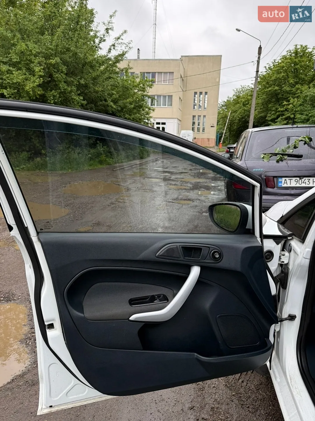 2012 Ford Fiesta - мініатюра 9