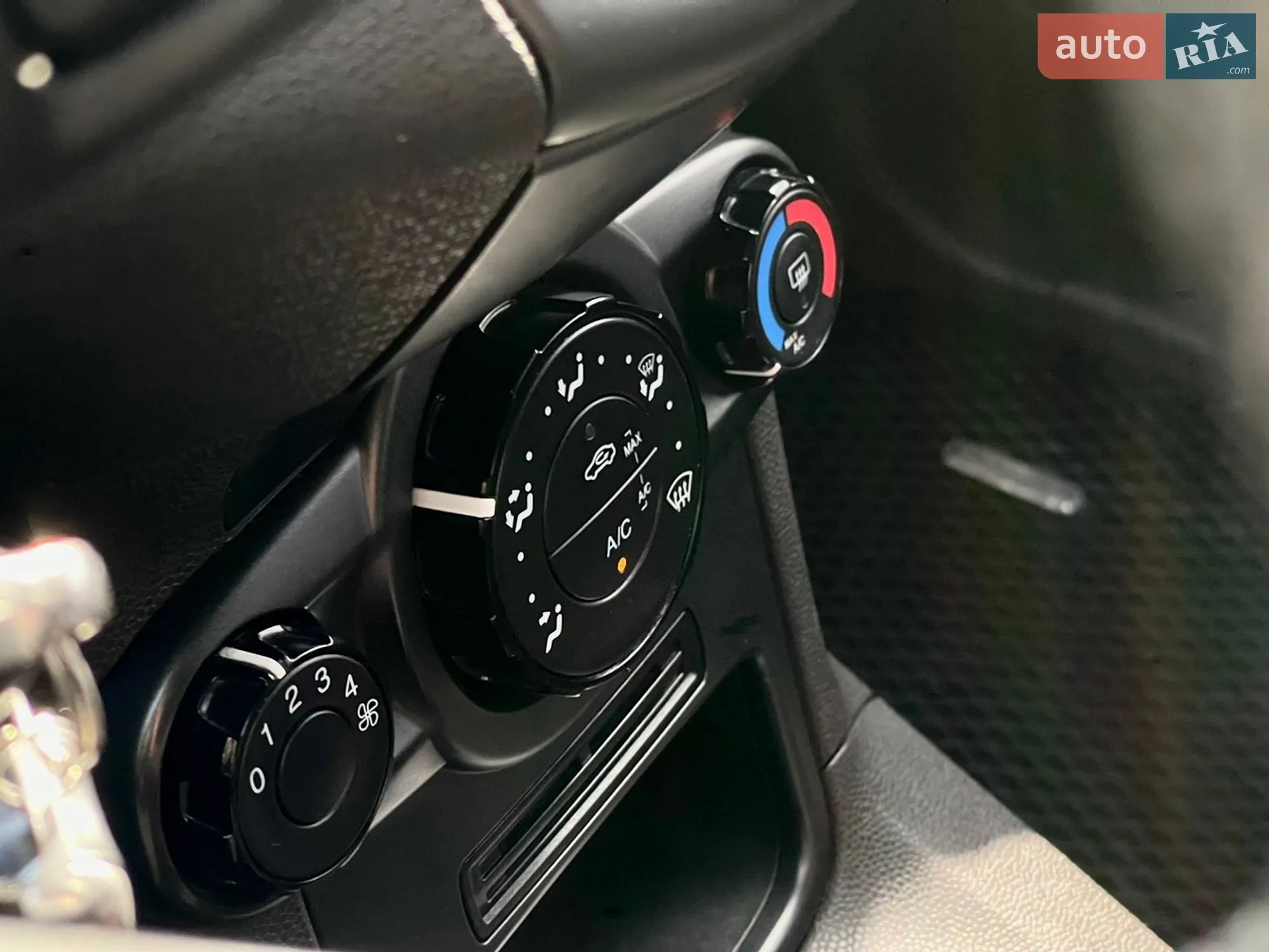 2013 Ford Fiesta - мініатюра 39