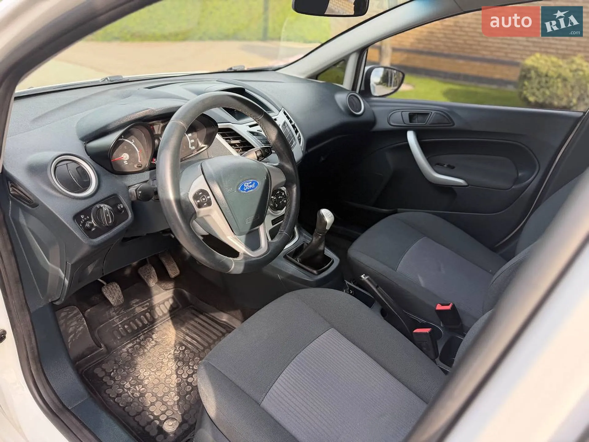2012 Ford Fiesta - мініатюра 30