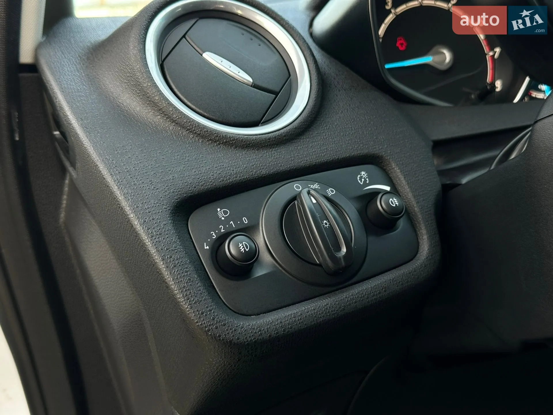 2014 Ford Fiesta - мініатюра 16
