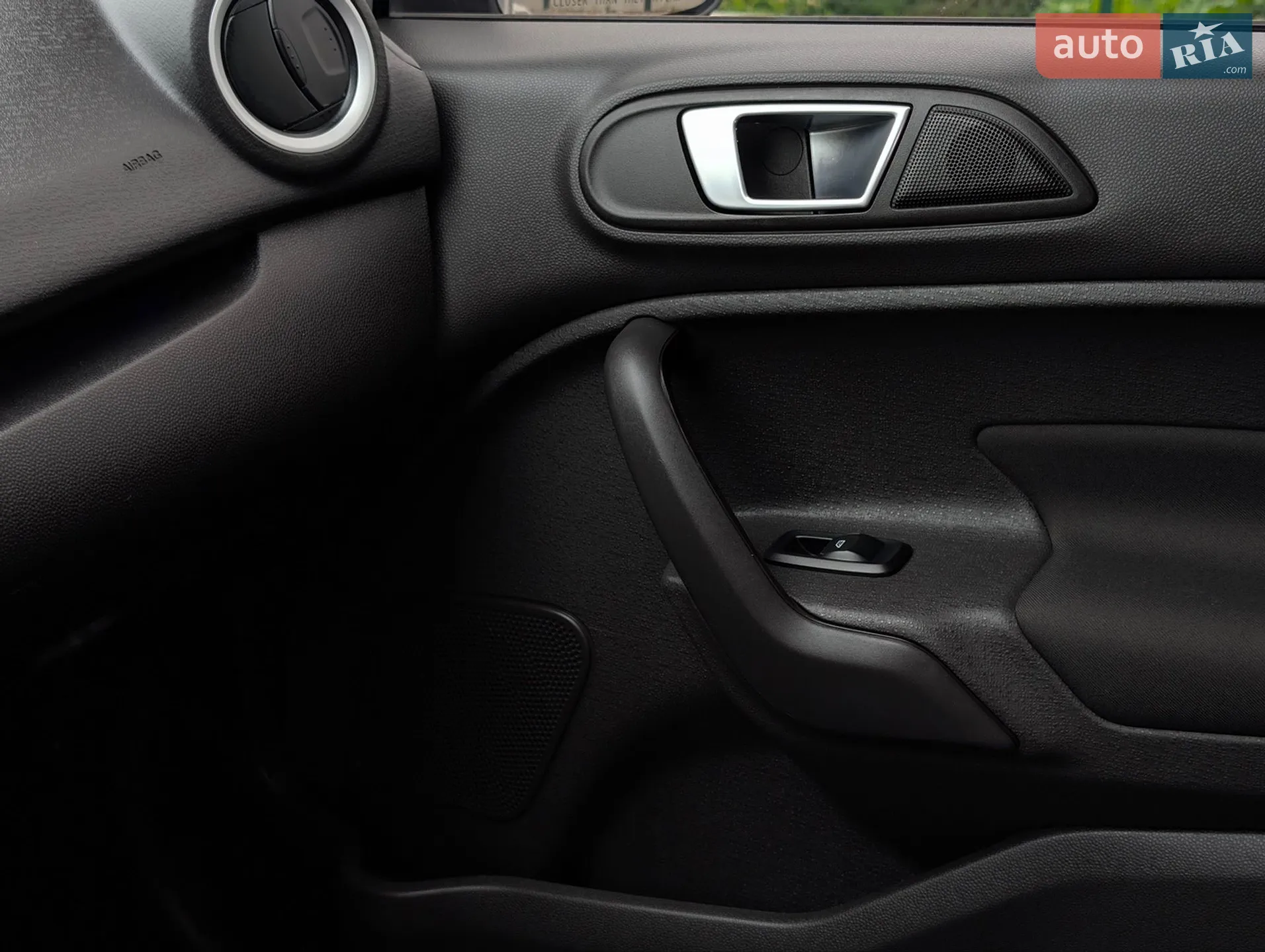2016 Ford Fiesta - мініатюра 32
