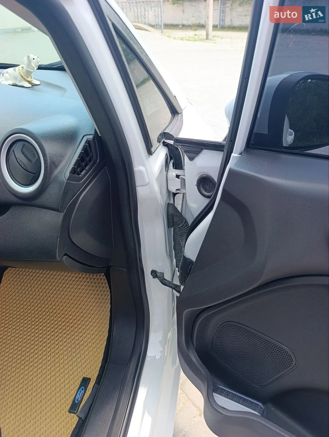 2015 Ford Fiesta - мініатюра 9