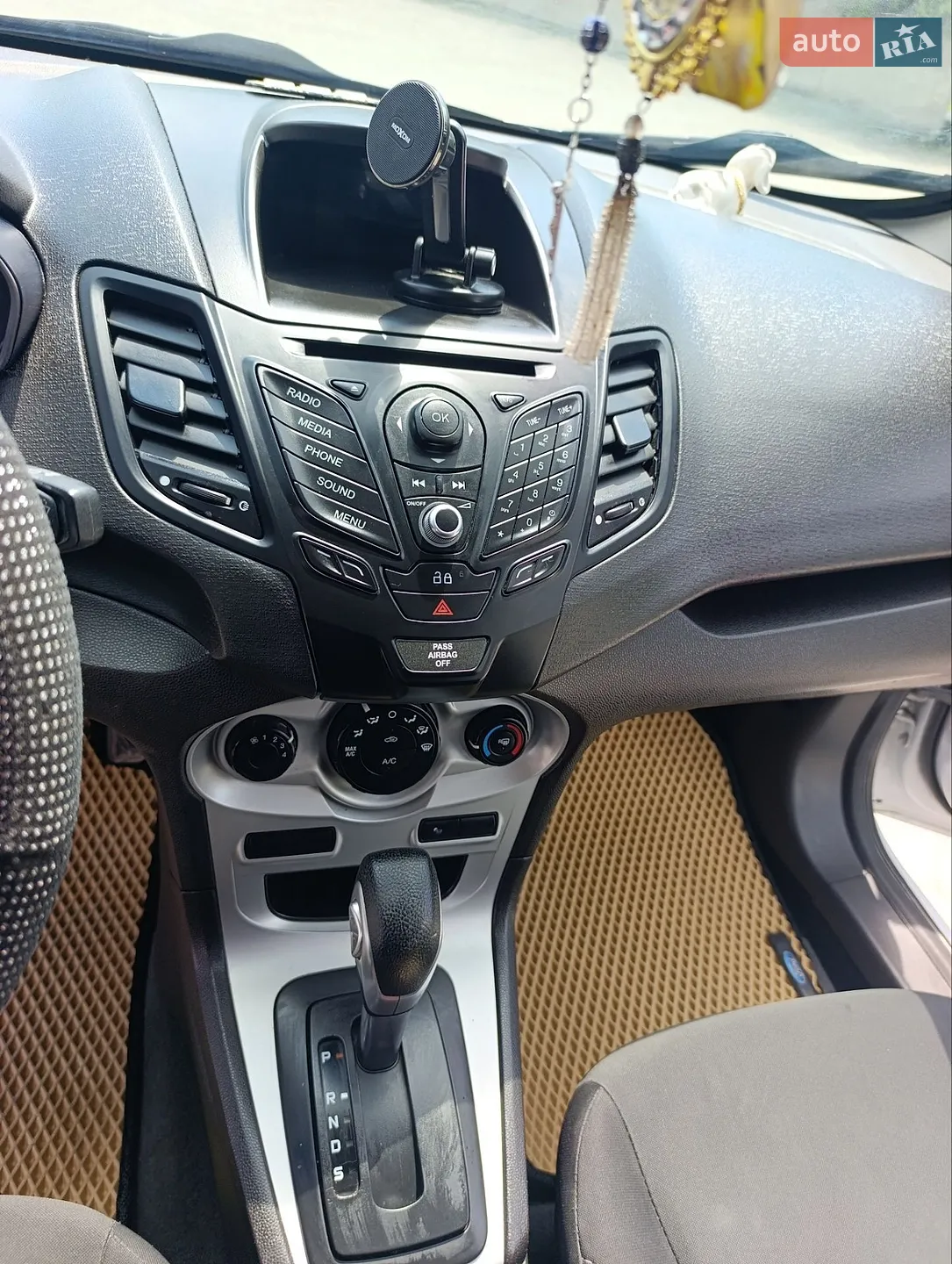 2015 Ford Fiesta - мініатюра 8
